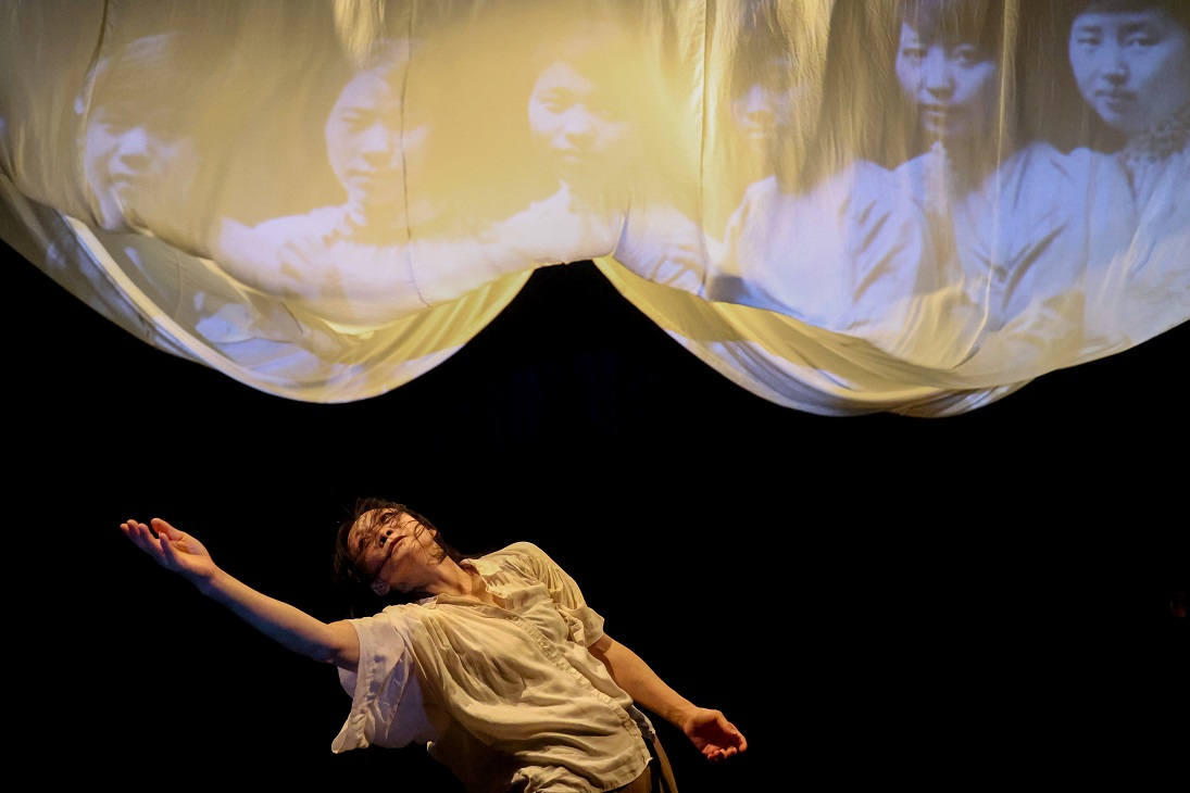 "I am 60" - Wen Hui © Li Yinjun