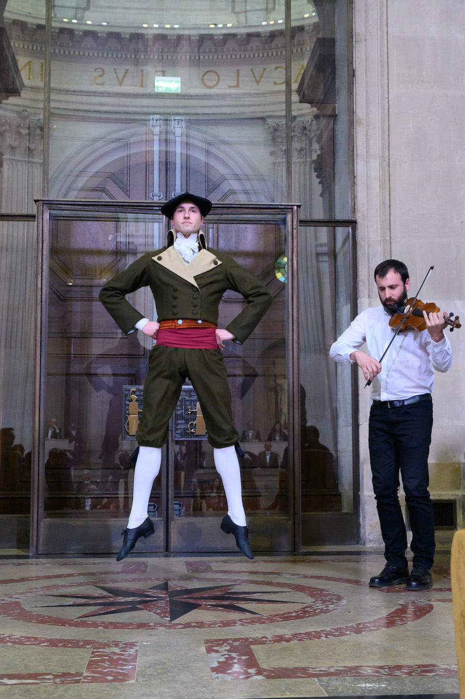 Académie des Beaux Arts- Installation de Thierry Malandain -Cie Maritzuli - Jon Olascuaga et Xabi Etcheverry © P Rimond