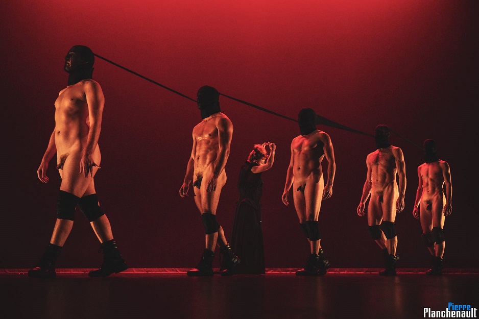 "Fuck Me" - Marina Otero © Pierre Planchenaul