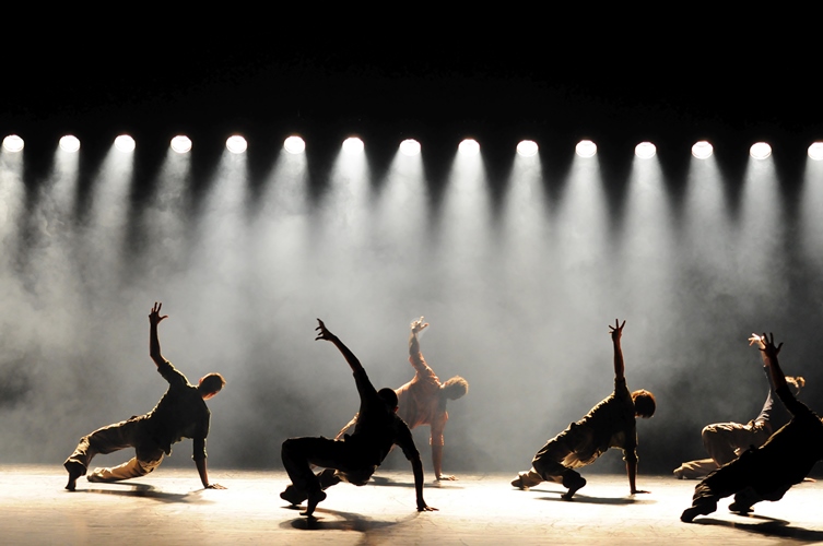 Le Groupe Grenade dans "Uprising" © Cécile Martini