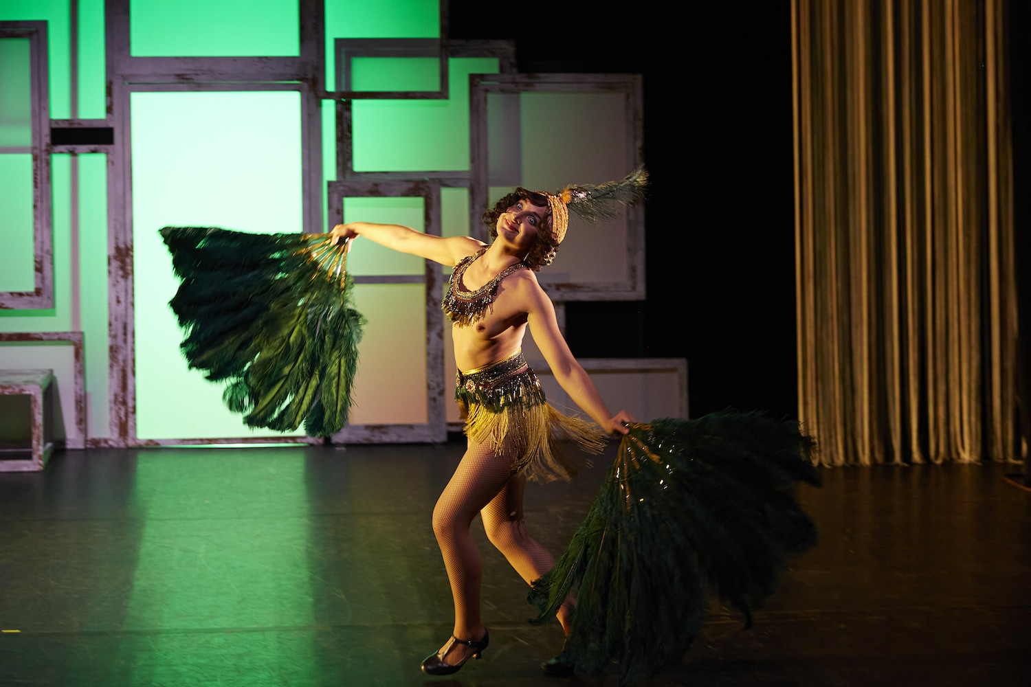 " Music-hall Colette" -Cléo Sénia/Léna Bréban © Julien Piffaut