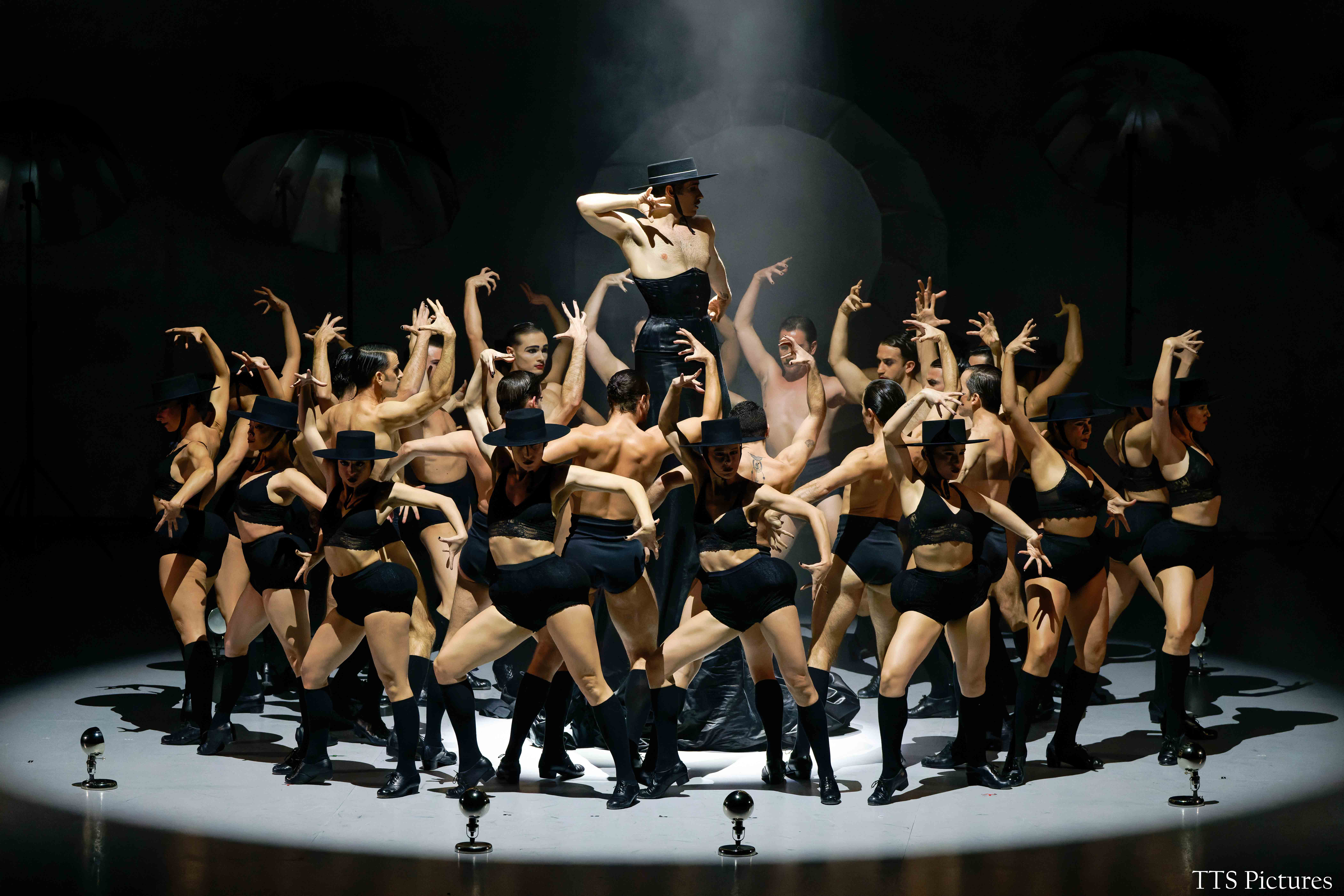 "Afanador" de Marcos Morau, par le Ballet national d'Espagne © Christophe Bernard /GTP