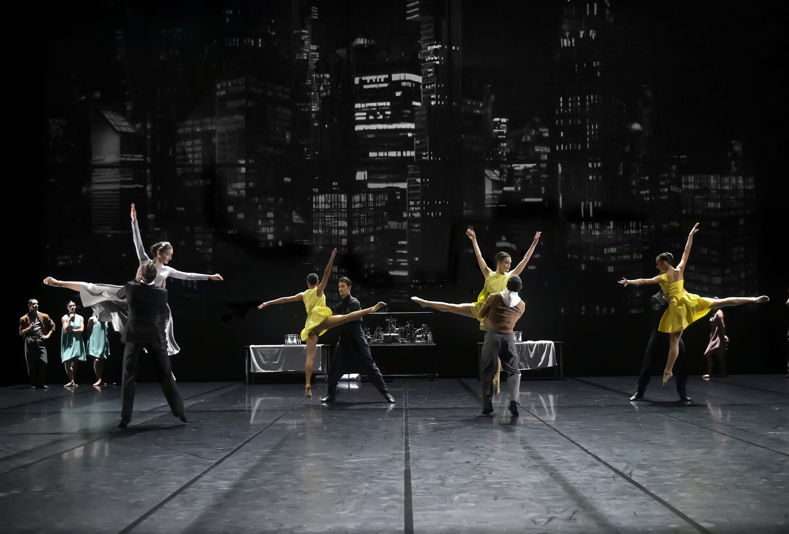 "Le Lac des cygnes" - Ballet Preljocaj © Jean-Claude Carbonne