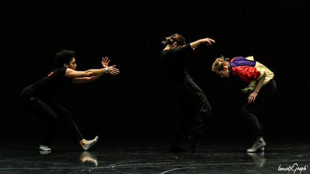 "Afastado em" - Johanna Faye © Lemzoto Graph