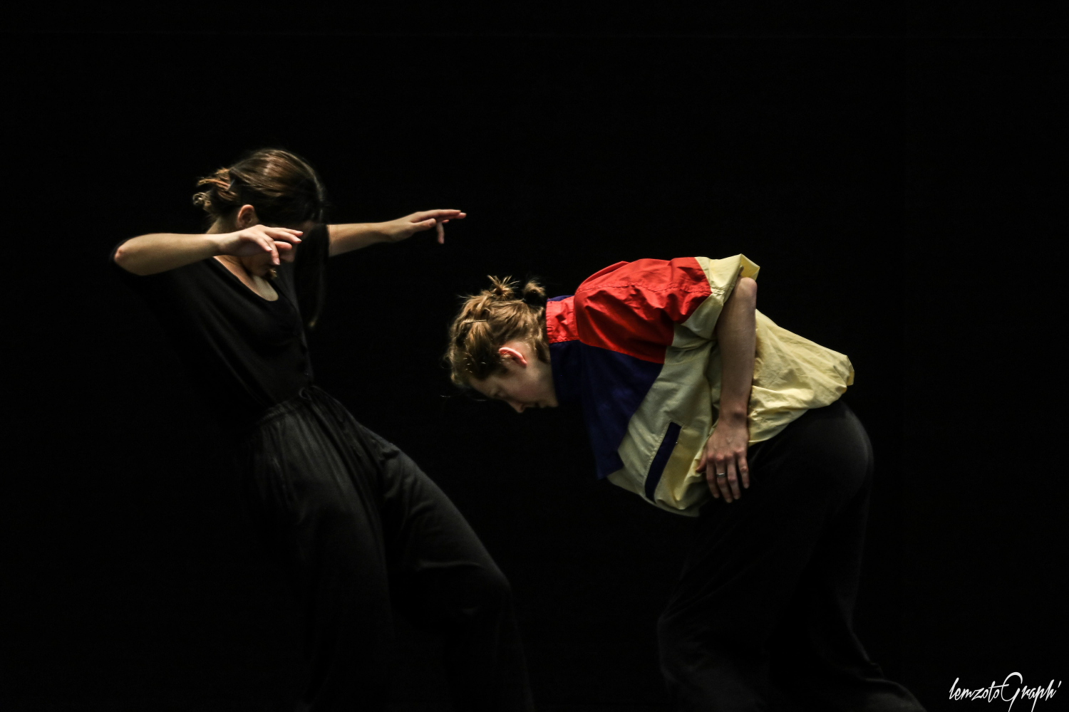 "Afastado em" - Johanna Faye © Lemzoto Graph