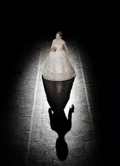 "L'Épouse" de Rebecca Journo © AlainJulien