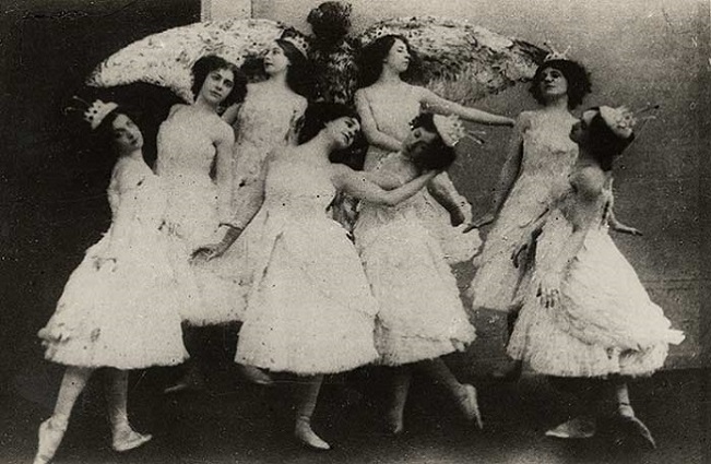 " Le Lac des cygnes" de Marius Petipa en 1895 - Corps de Ballet