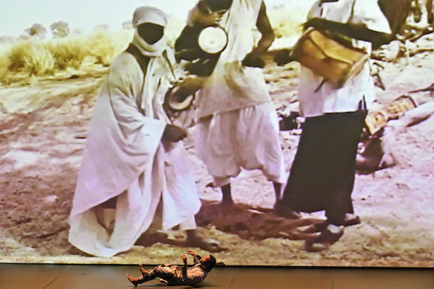 "Africaman Original" - Qudus Onikeku - Traversées Africaines, Le Tarmac © Frédéric Desmesure