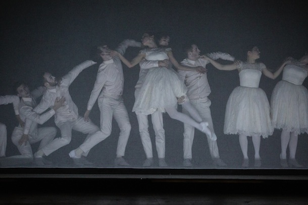 "Le surréalisme au service de la révolution" - Marcos Morau © Arno Paul