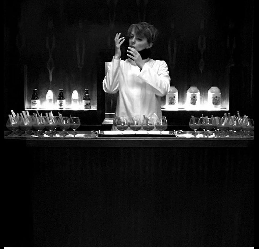 "Monument 0.5" - Eszter Salamon - Salome Bar © Mario Barrantes Espinoza