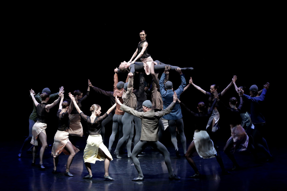 "Carmina Burana" par le Ballet National de Bordeaux @ O. Houeix