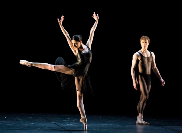 Maia Makhateli / Remi Wôrtmeyer dans Two Pieces for Het@A.Uspenski