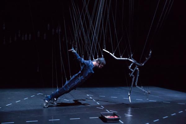 Ali Moini, Man Anam Ke Rostam Bovad Pahlavan, 2016 Avec le soutien de la Fondation d’entreprise Hermès dans le cadre du programme New Settings © Alain Scherer
