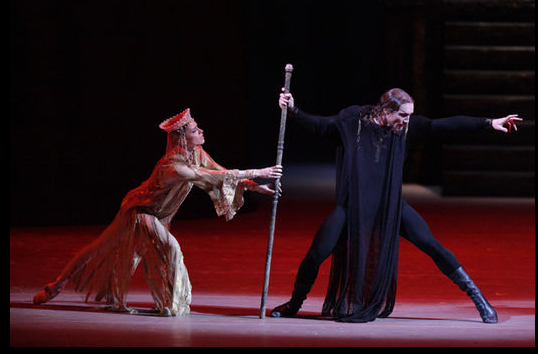 Maria Vinogradova (Ansastasia), Mikhaïl Lobukhin (Ivan)