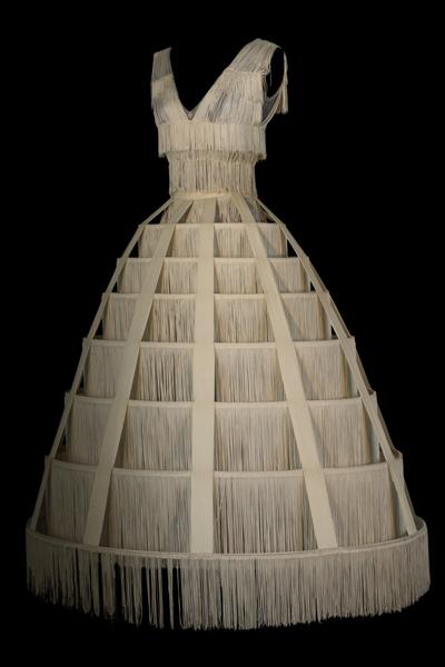 Costume Jean Paul Gaultier pour le rôle de Blanche Neige au bal dans Blanche Neige, Ballet Preljocaj, 2008