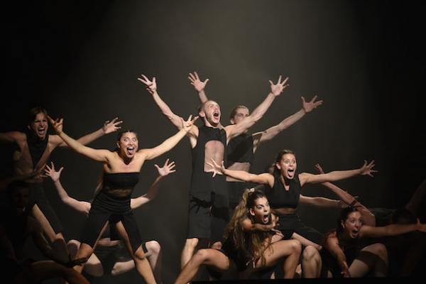 Dantzaz - "Casi Humano" - Itzik Galili © Caroline De Otéro