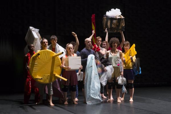 Lia Rodrigues- Carte Blanche/Compagnie Nationale de danse contemporaine de Norvège © Laurent Philippe