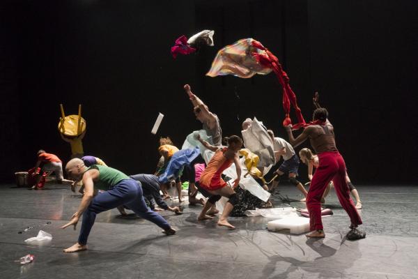 Lia Rodrigues- Carte Blanche/Compagnie Nationale de danse contemporaine de Norvège © Laurent Philippe