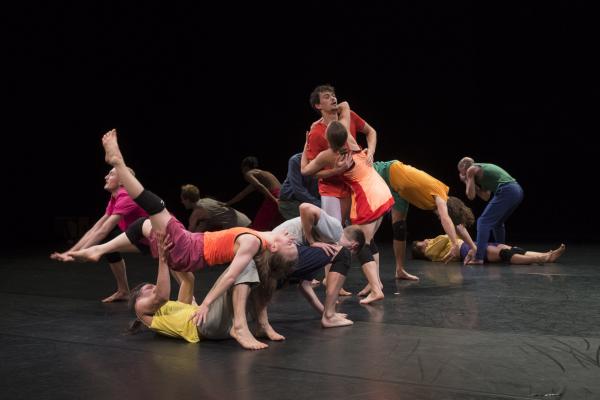 Lia Rodrigues-Carte Blanche/Compagnie Nationale de danse contemporaine de Norvège © Laurent Philippe