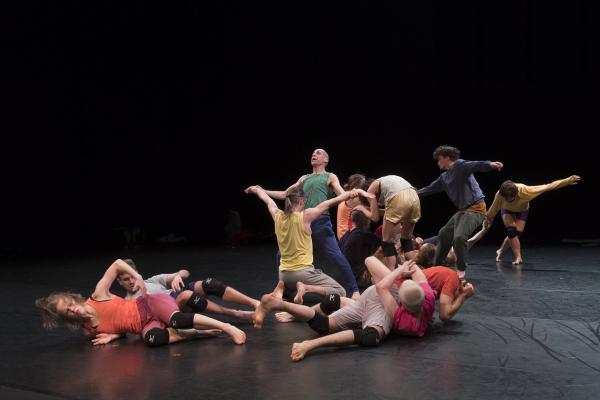 Lia Rodrigues-Carte Blanche/Compagnie Nationale de danse contemporaine de Norvège © Laurent Philippe