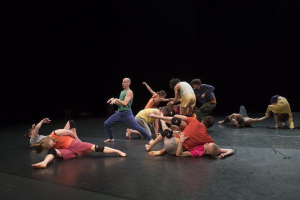 Lia Rodrigues-Carte Blanche/Compagnie Nationale de danse contemporaine de Norvège © Laurent Philippe