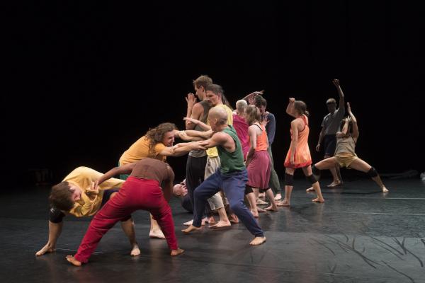 Lia Rodrigues-Carte Blanche/Compagnie Nationale de danse contemporaine de Norvège © Laurent Philippe