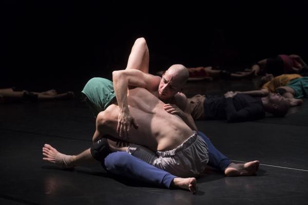 Lia Rodrigues-Carte Blanche/Compagnie Nationale de danse contemporaine de Norvège © Laurent Philippe