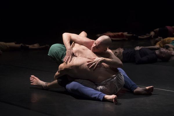 Lia Rodrigues-Carte Blanche/Compagnie Nationale de danse contemporaine de Norvège © Laurent Philippe