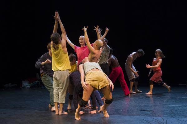Lia Rodrigues-Carte Blanche/Compagnie Nationale de danse contemporaine de Norvège © Laurent Philippe