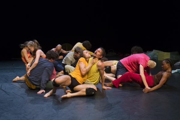 Lia Rodrigues-Carte Blanche/Compagnie Nationale de danse contemporaine de Norvège © Laurent Philippe