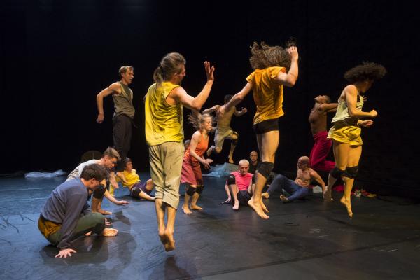 Lia Rodrigues-Carte Blanche/Compagnie Nationale de danse contemporaine de Norvège © Laurent Philippe