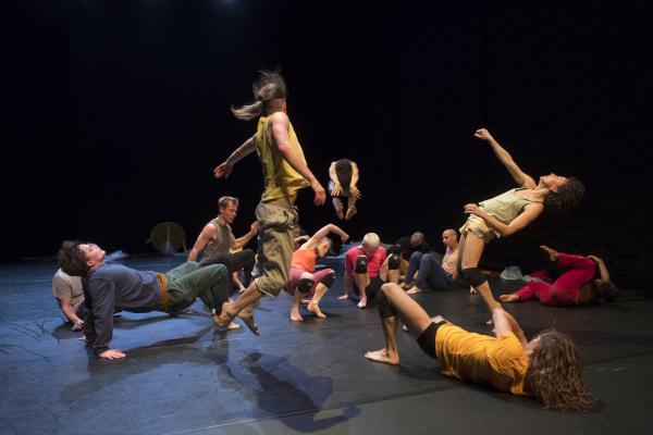 Lia Rodrigues-Carte Blanche/Compagnie Nationale de danse contemporaine de Norvège © Laurent Philippe