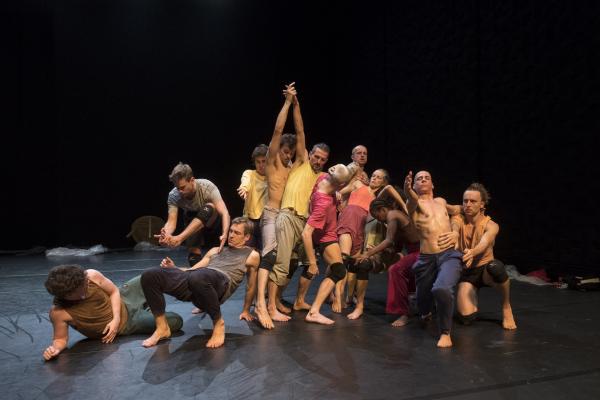 Lia Rodrigues-Carte Blanche/Compagnie Nationale de danse contemporaine de Norvège © Laurent Philippe