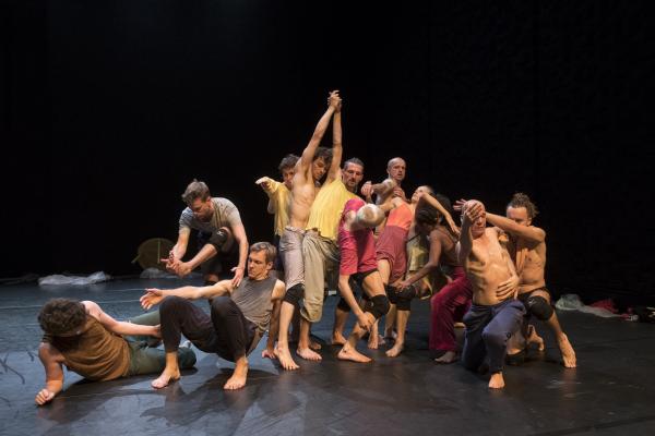 Lia Rodrigues-Carte Blanche/Compagnie Nationale de danse contemporaine de Norvège © Laurent Philippe