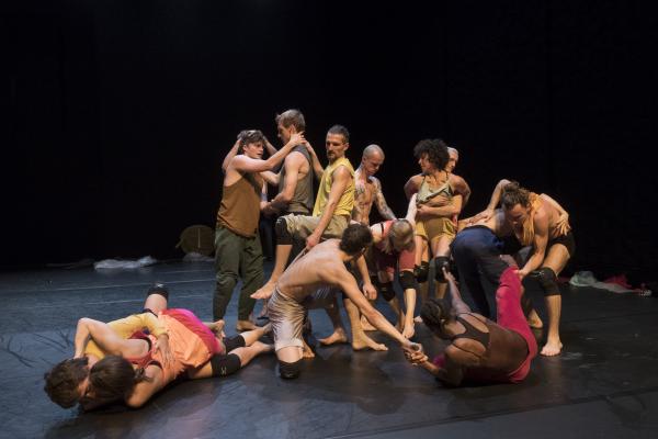 Lia Rodrigues-Carte Blanche/Compagnie Nationale de danse contemporaine de Norvège © Laurent Philippe