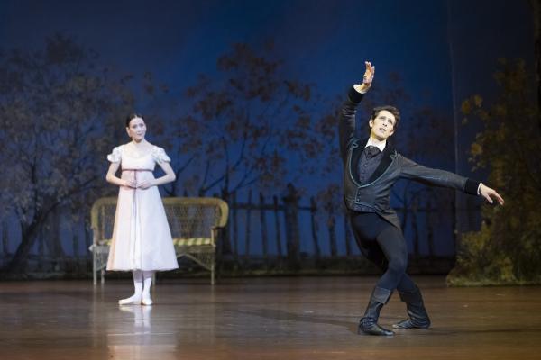 Tatiana (Ludmila Pagliero) et Onéguine (Mathieu Ganio)