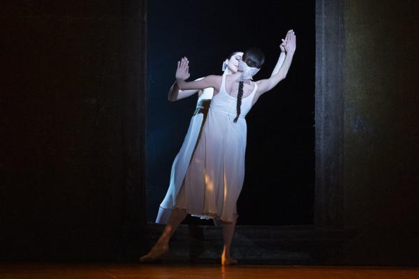 Tatiana (Ludmila Pagliero) et Onéguine (Mathieu Ganio)