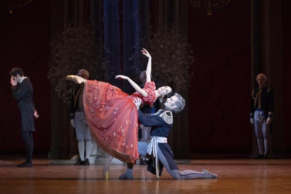 Tatiana (Ludmila Pagliero) et le Prince Grémine (Mathieu Contat)