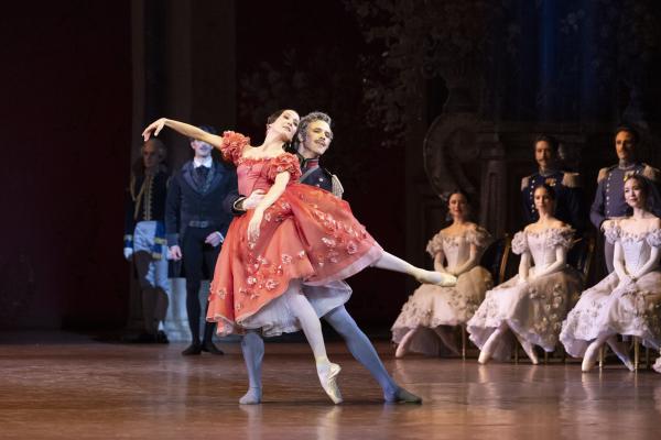 Tatiana (Ludmila Pagliero) et le Prince Grémine (Mathieu Contat)