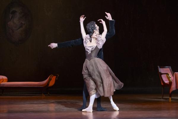 Tatiana (Ludmila Pagliero) et Onéguine (Mathieu Ganio)