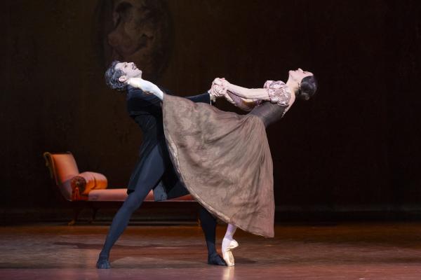 Tatiana (Ludmila Pagliero) et Onéguine (Mathieu Ganio)