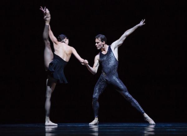 " Two gold variations" - Hans van Manen © Angela Sterling