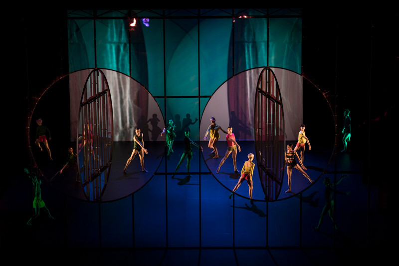 "Tree of codes" Wayne Mac Gregor © Little Shao/Opéra national de Paris