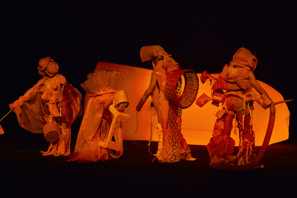 Monument 0.10 : The Living Monument de Eszter Salamon © Øysten Haara