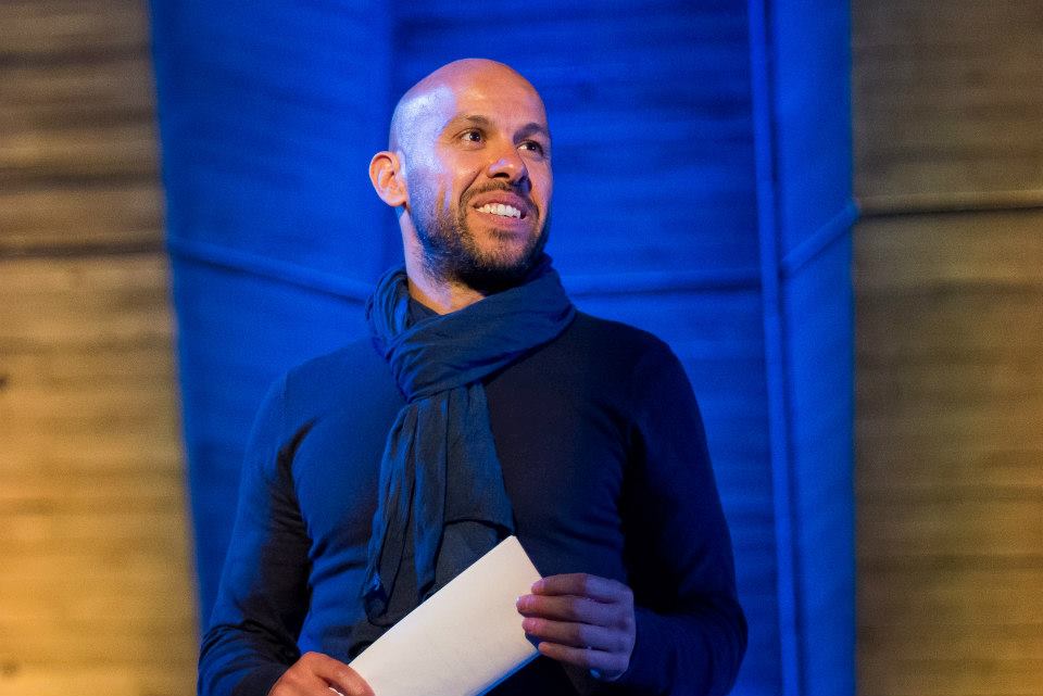 Mourad Merzouki lors de la lecture du message pour la journée de la danse à l'UNESCO © Olivier Off