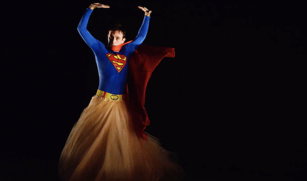 "De tête en cape" de Balkis Moutashar © Isabel White