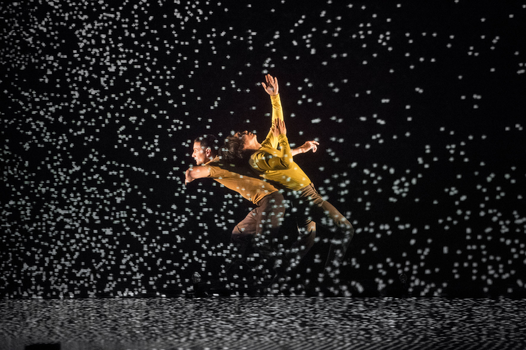 "Pixel"- Mourad Merzouki © Laurent Philippe