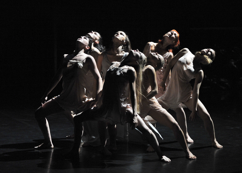 "Retour à Berratham" - Ballet Preljocaj © Jean-Claude Carbonne