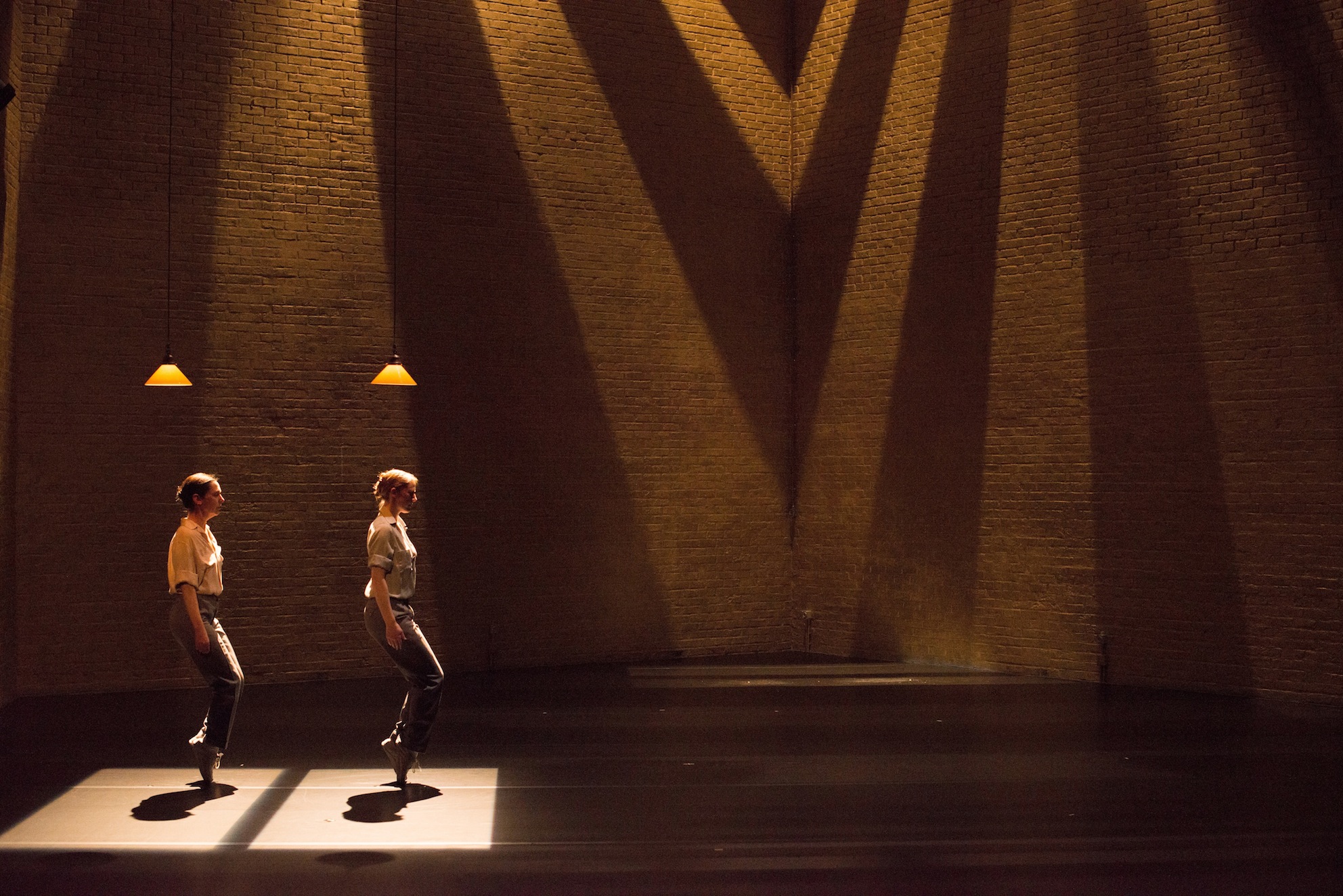 Anne Teresa De Keersmaeker et Tale Dolven dans "Fase" © Anne Van Aerschot