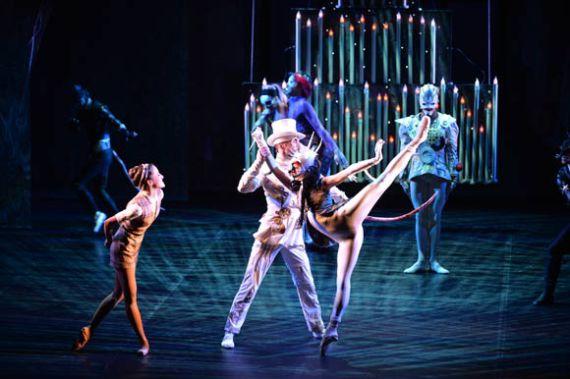 Mim Maï Do Danh (Clara), Valérian Antoine (Drosselmeyer) et Charlotte Cox(La Reine des Rats) @ Philippe Gisselbrecht – Metz Métropole